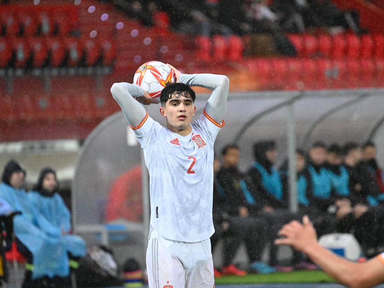 Hugo Novoa durante un partido con la Sub-19 en el Camilo Cano.