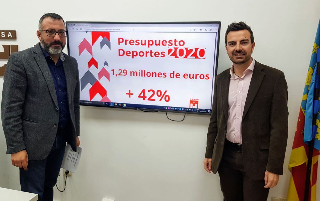 José Antonio Amat (I) y Fernando Gómez, ediles de Haciena y Deportes respectivamente