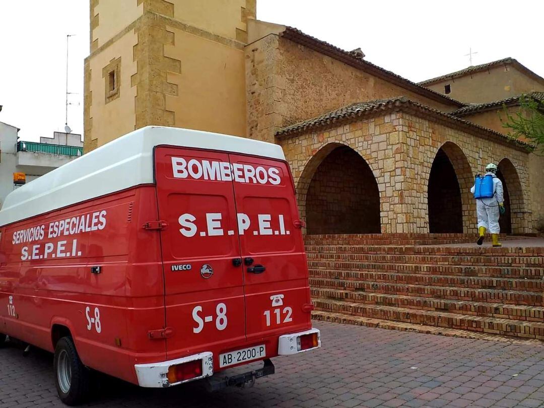 El SEPEI ayudando en las labores de desinfección