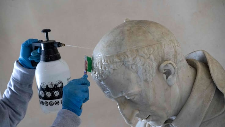 Restaurar obras de arte puede suponer en muchos casos que resurja una historia oculta en la obra