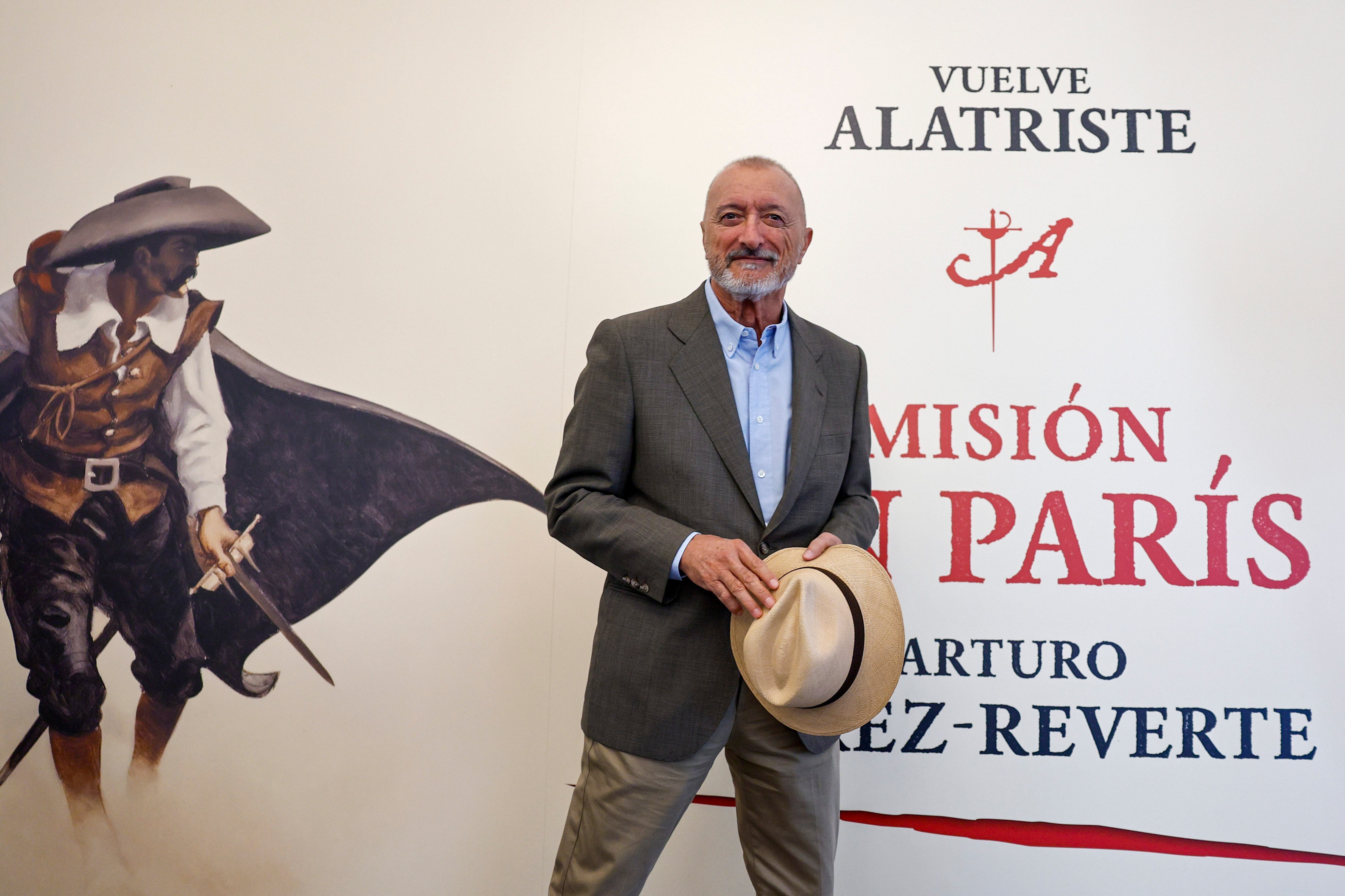 El escritor Arturo Pérez-Reverte, este martes durante la presentación de su nueva novela sobre el capitán Alatriste 