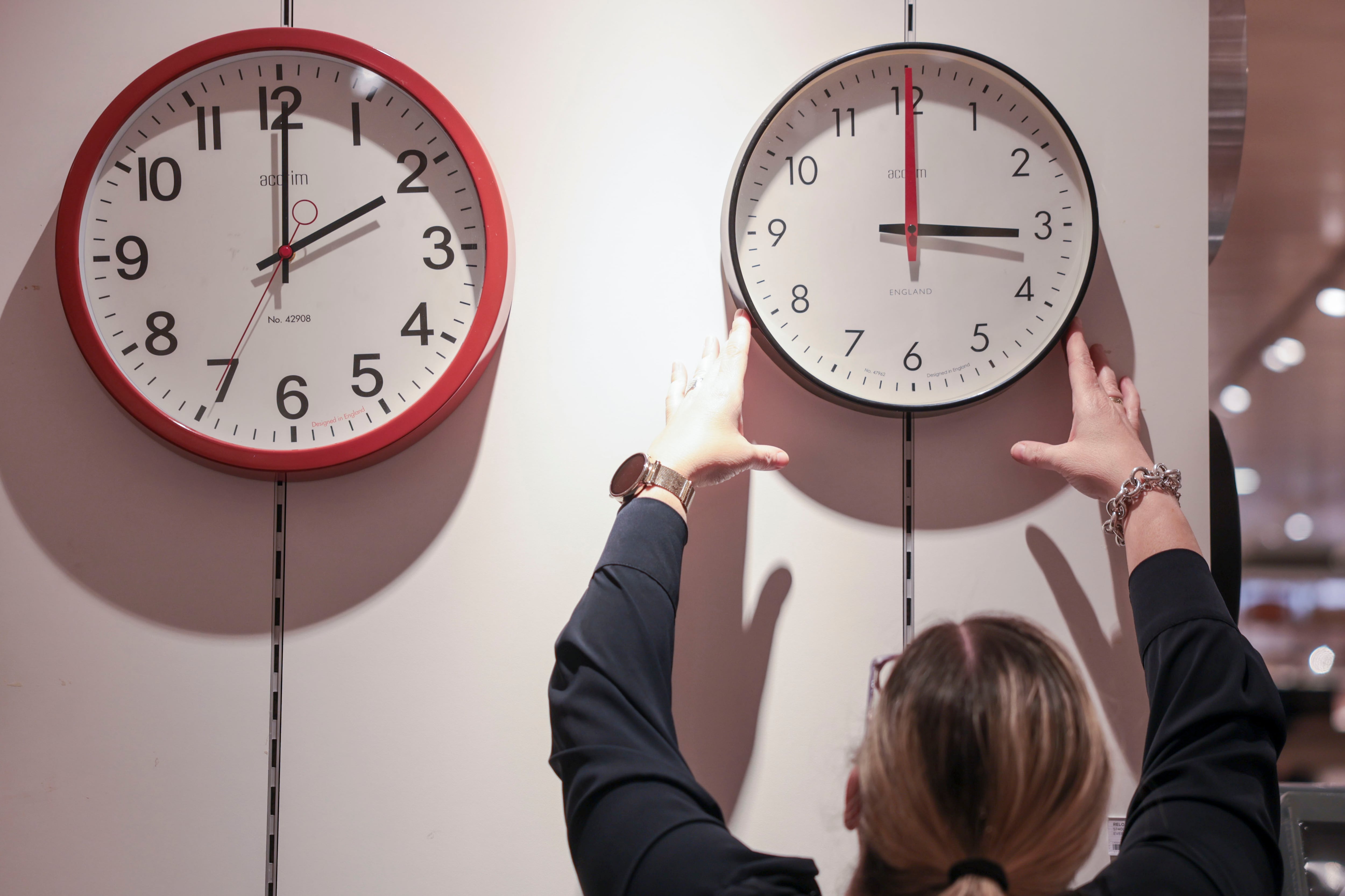 El horario de verano comenzará en España en la madrugada del sábado al domingo, cuando a las 2:00 horas los relojes se adelanten a las 3:00.