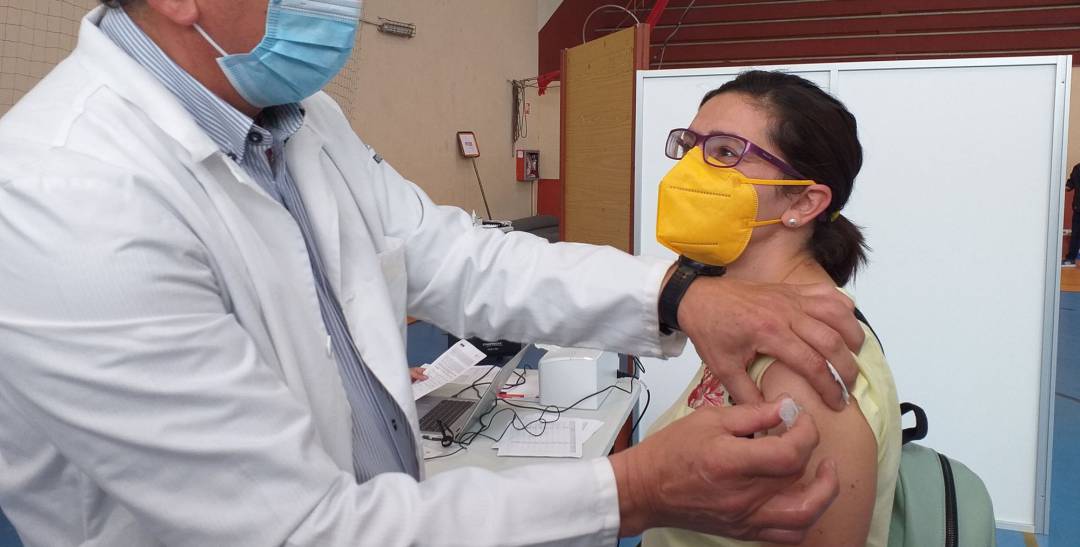 Vacunación de trabajadores esenciales. 