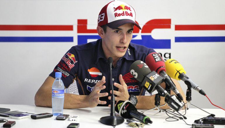 Marc Márquez, durante la rueda de prensa en el &#039;hospitality&#039; de su equipo en Valencia