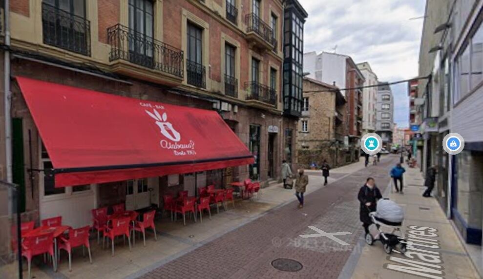 Fachada del café Urbano's de Torrelavega.