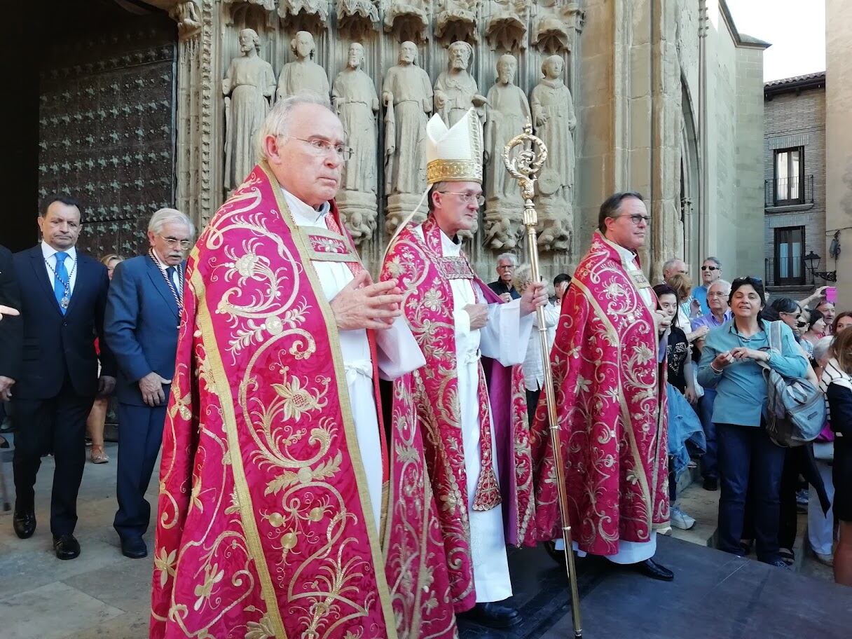 Nicolás López junto a Julián Ruiz, obispo de Huesca