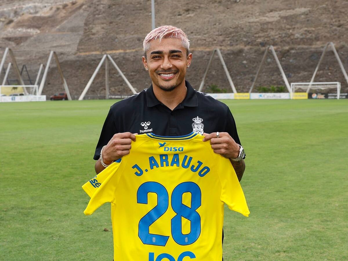 Julián Araujo: "Xavi me dijo que la UD Las Palmas era la mejor opción para crecer"
