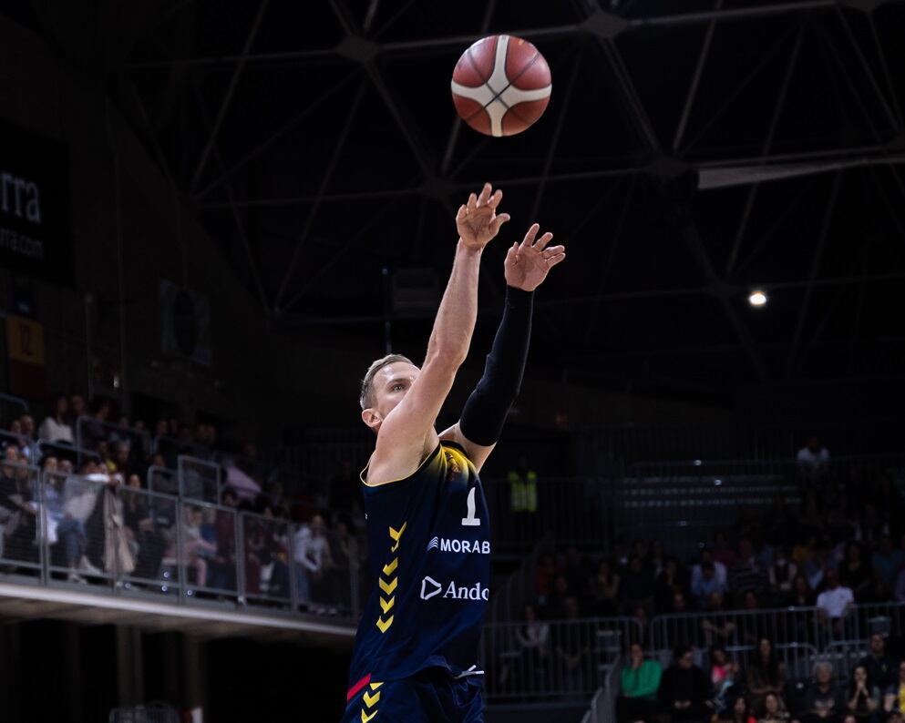 L'escorta del Morabanc Andorra, Johnny Dee, durant el partit contra l'Albacete.