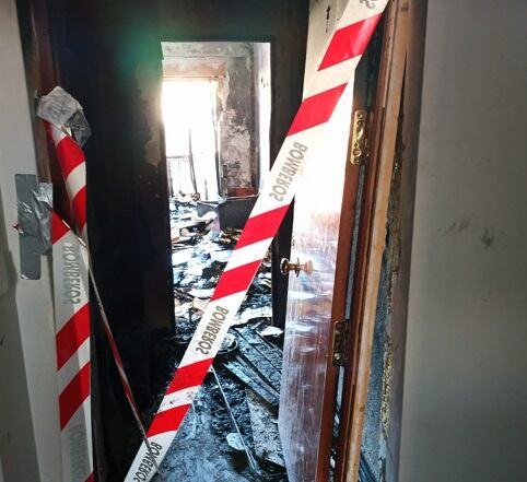 Imagen del pasillo de la vivienda pasto de las llamas