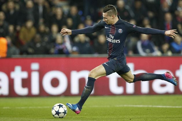 Draxler chuta para marcar ante Ter Stegen