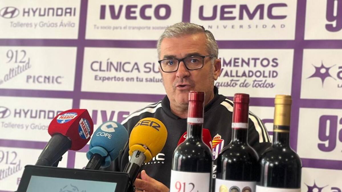 Paco garcía, entrenador del Real Valladolid de baloncesto, en la previa ante Coruña