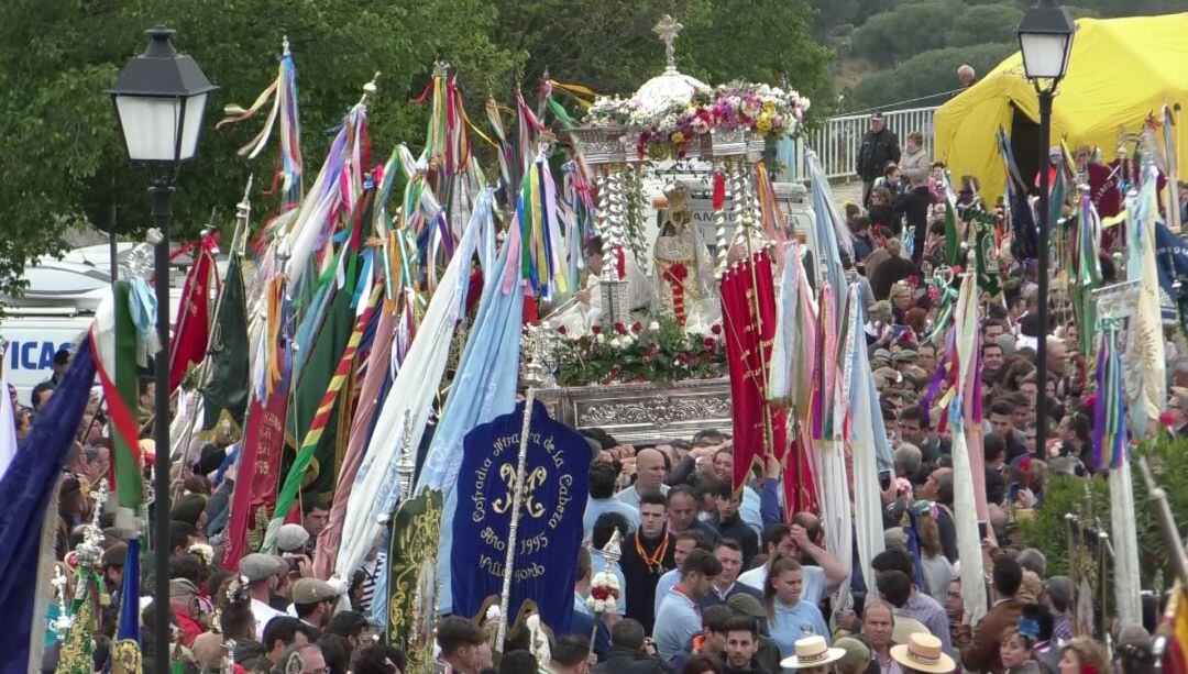 Procesión de la imagen de la Virgen de la Cabeza