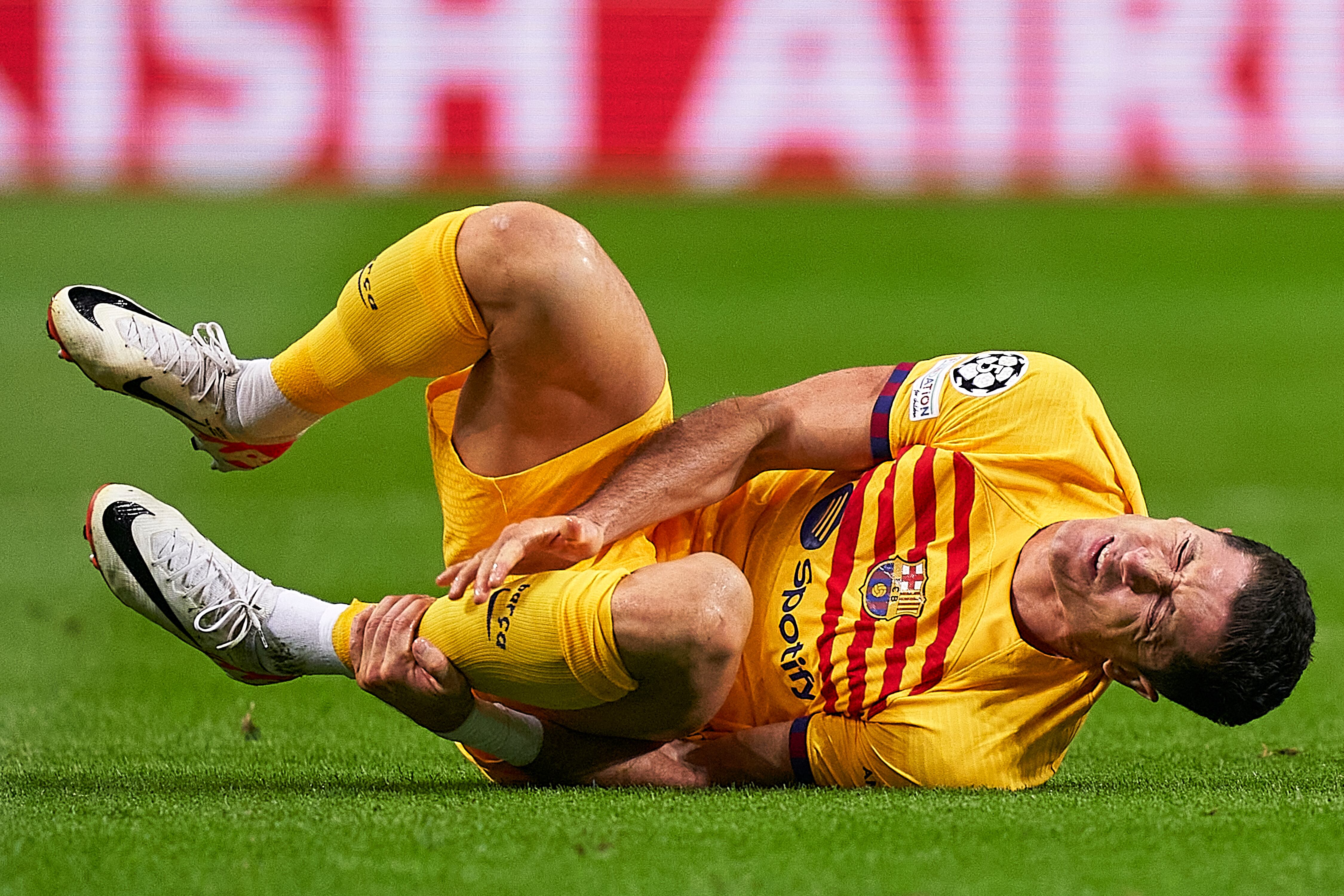 PORTO, PORTUGAL - OCTOBER 04: Robert Lewandowski of FC Barcelona reacts during the UEFA Champions League match between FC Porto and FC Barcelona at Estadio do Dragao on October 04, 2023 in Porto, Portugal. (Photo by Jose Manuel Alvarez/Quality Sport Images/Getty Images)