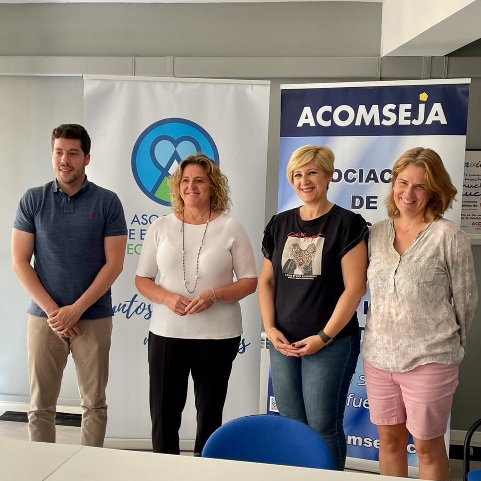 Presidentas y gerentes de Acomseja y AEPAG en la presentación de Piriempleo