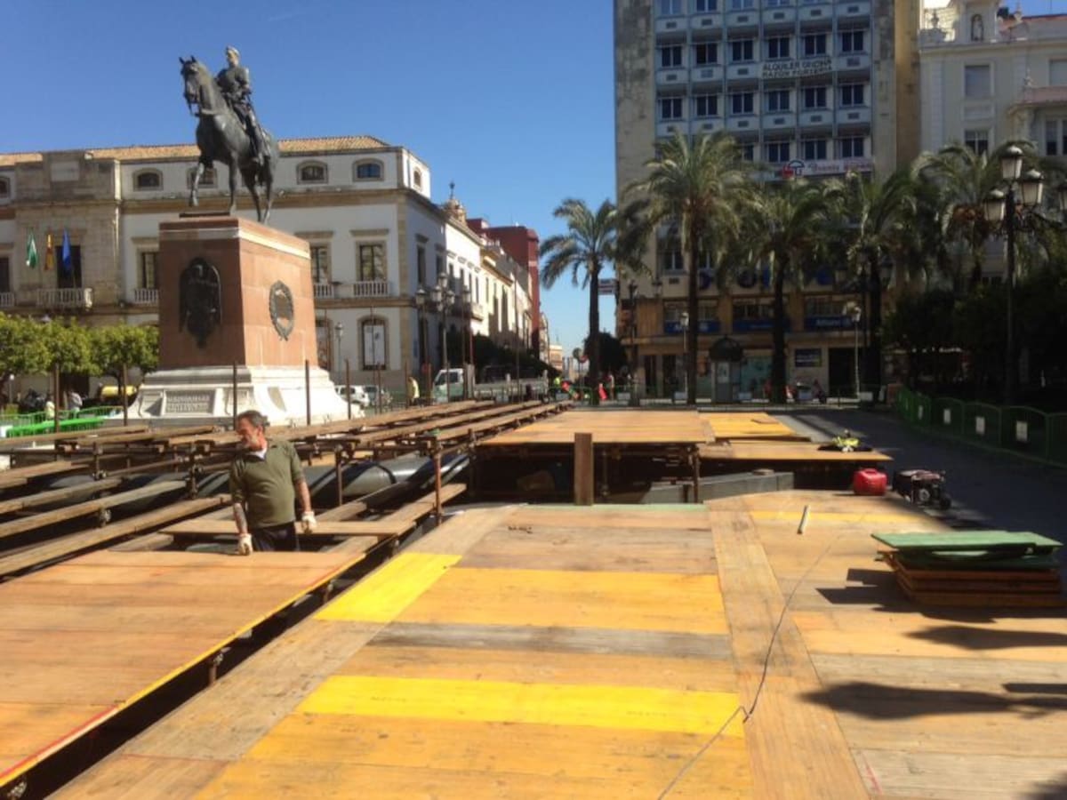 Las Tendillas ya se prepara para la instalación de los palcos