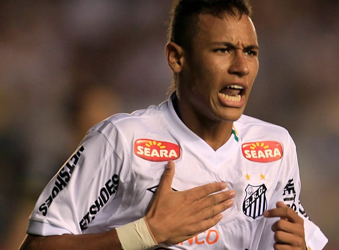 Neymar celebra un gol con el Santos