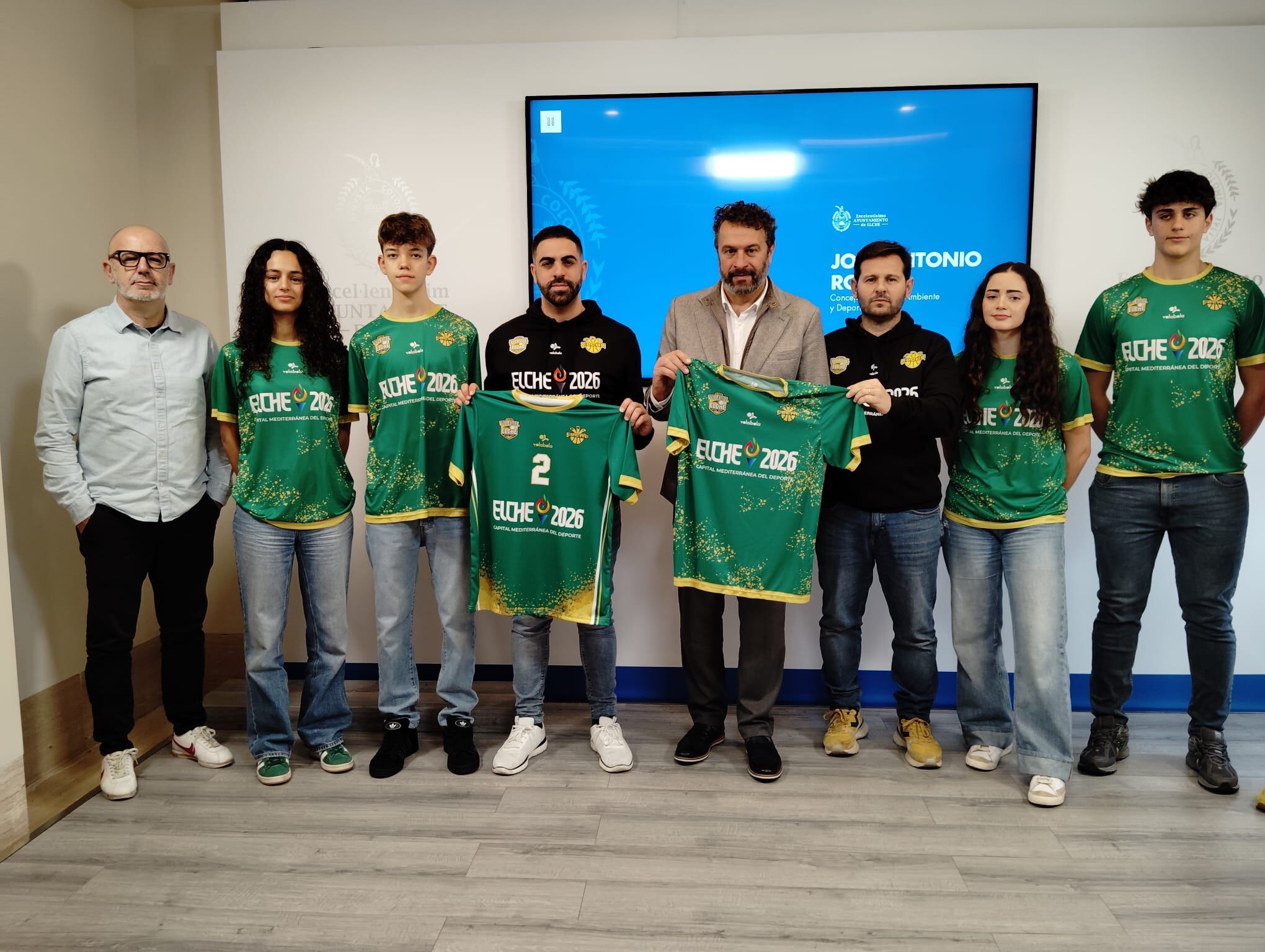 Un momento de la presentación en la Sala de Prensa del Ayuntamiento de Elche