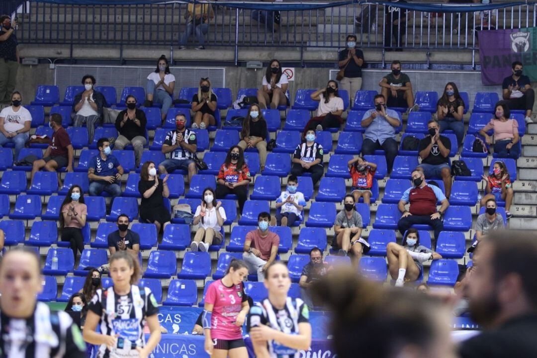 Las gradas del pabellón de Ciudad Jardín