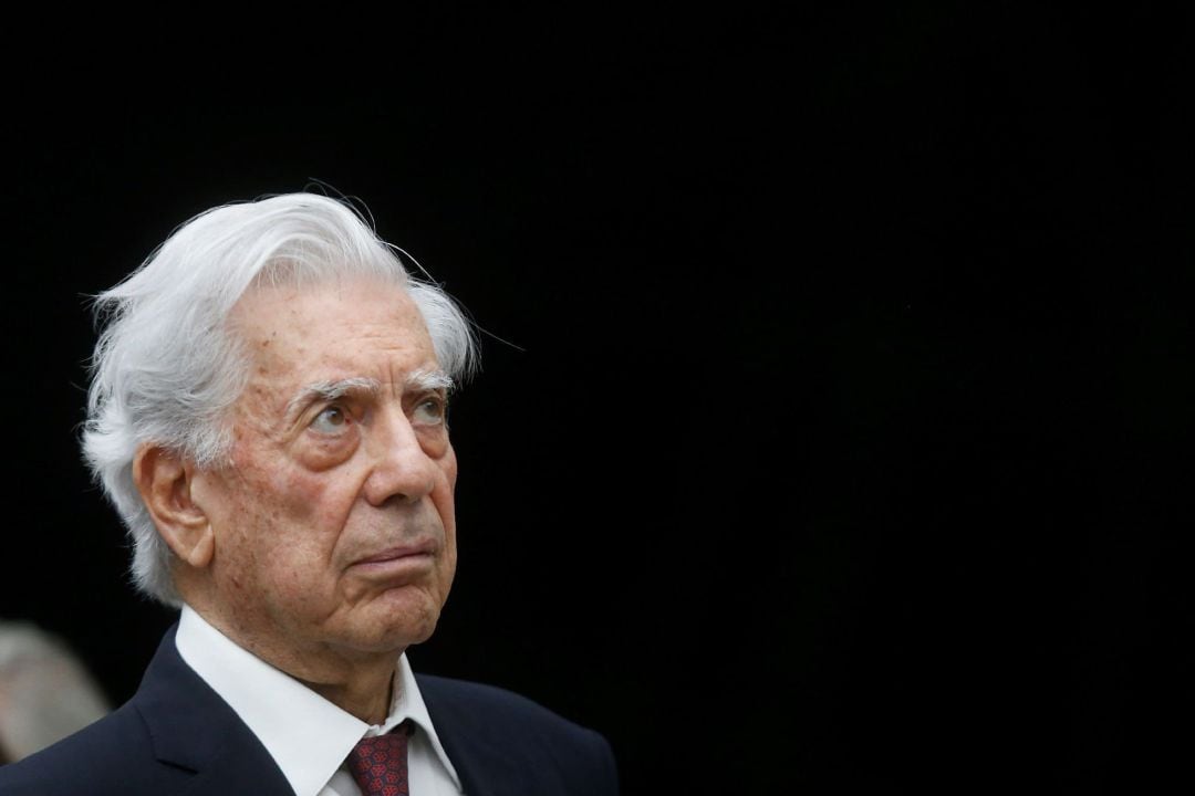 El escritor peruano Mario Vargas Llosa participa en la inauguración y conversación entre los cinco finalistas del III Premio Bienal de Novelas Mario Vargas Llosa 