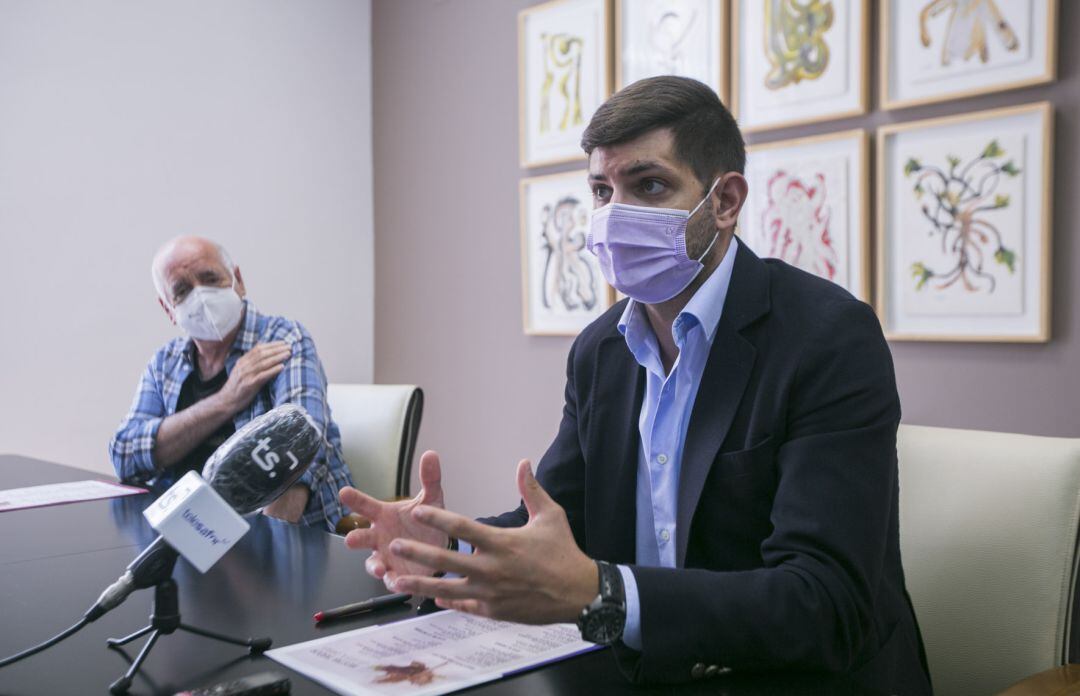 Joan Muñoz y José Manuel Prieto presentan la programación cultural 