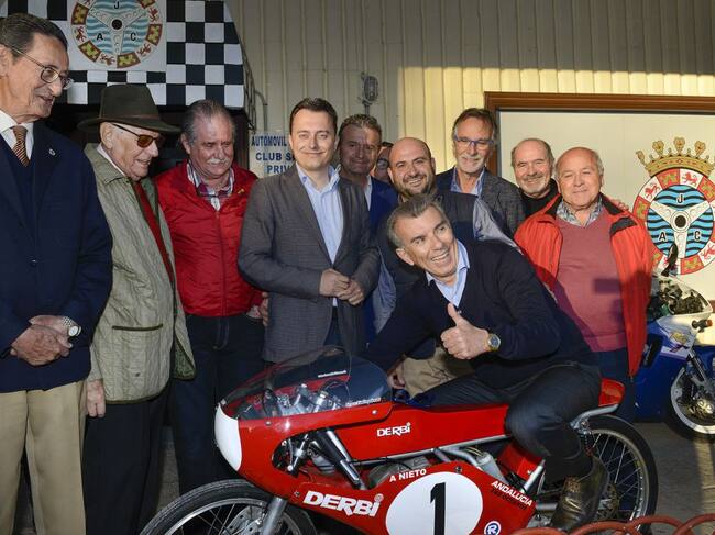 Jaime Alguersuari recibe un emotivo homenaje del Automóvil Club Jerez