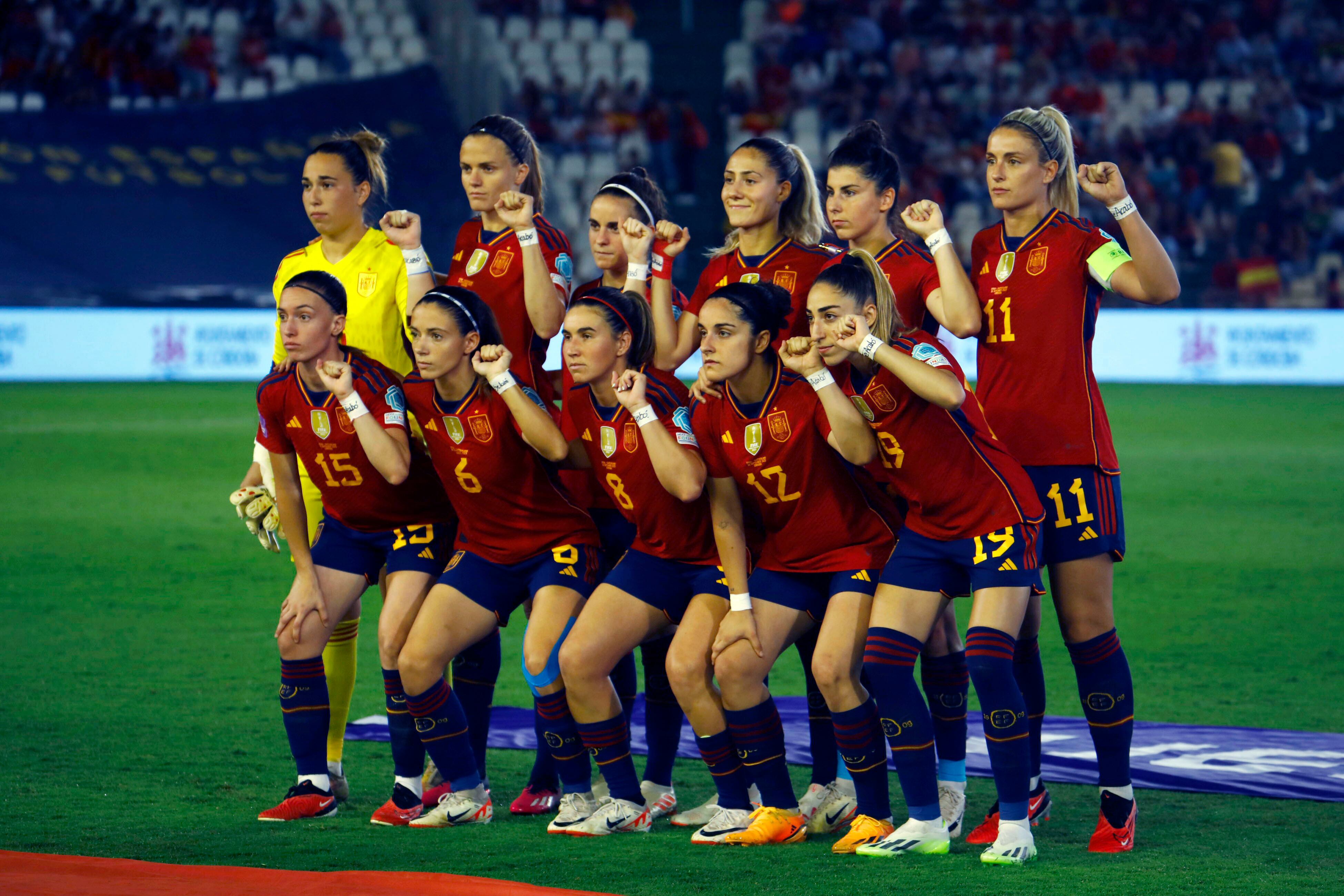 CÓRDOBA, 26/09/2023.- Las jugadoras de la selección española durante el España-Suiza EFE/ Salas