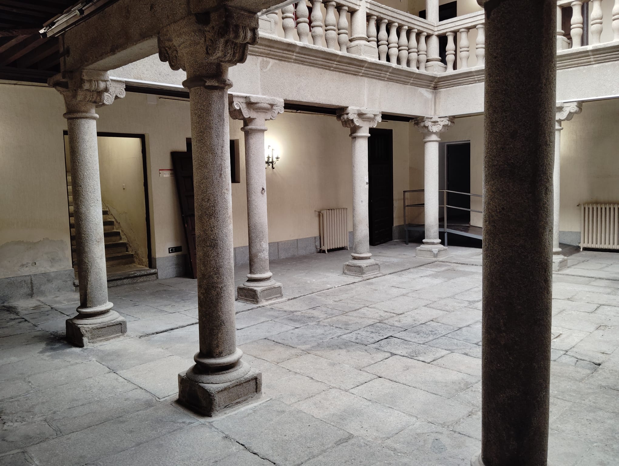 Patio interior del Palacio del Regidor Navarro (Ávila)