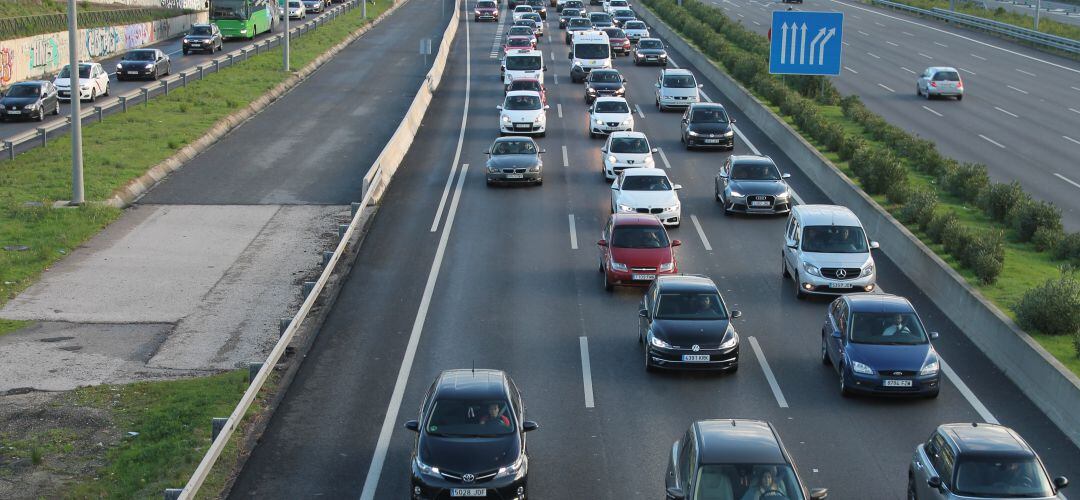 Solicita, además, la gratuidad de estos servicios durante el tiempo que duren las obras