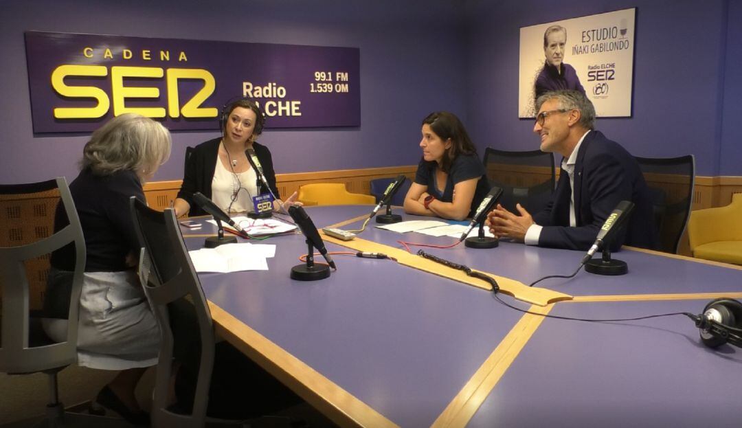 Rosa Agulló, Ana Maruenda y José Pastor en Hoy por Hoy Elche en el día Mundial de la Polio explicado el trabajo de los rotarios en esta enfermedad