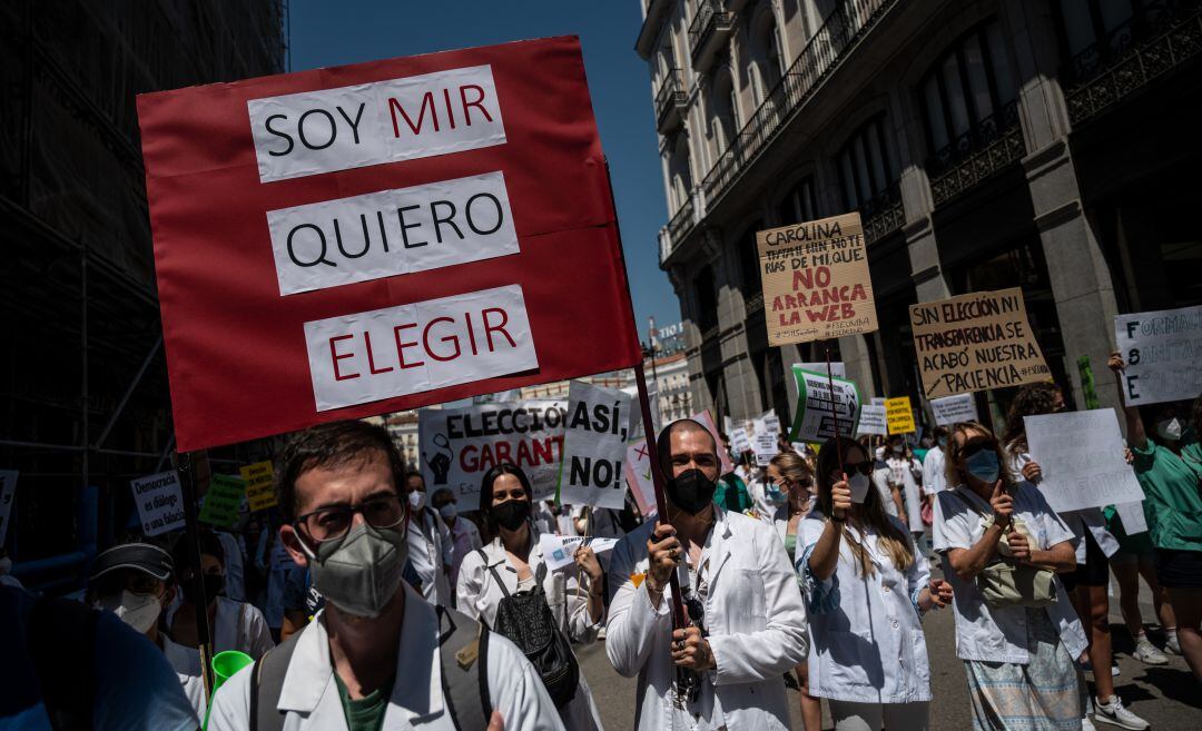 Manifestación de los MIR en contra del nuevo sistema de elección.