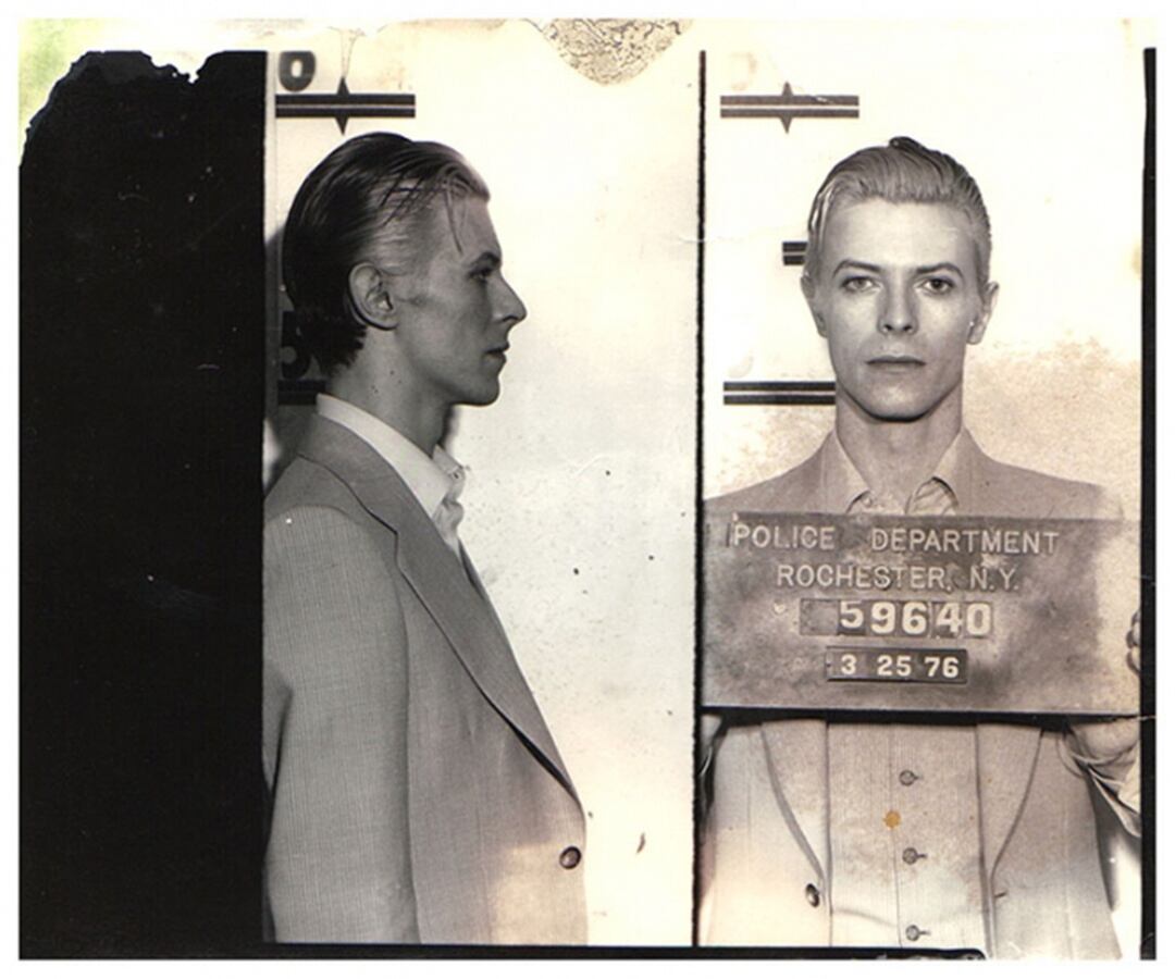 Ficha policial de David Bowie tras ser detenido en Nuevs York en 1976