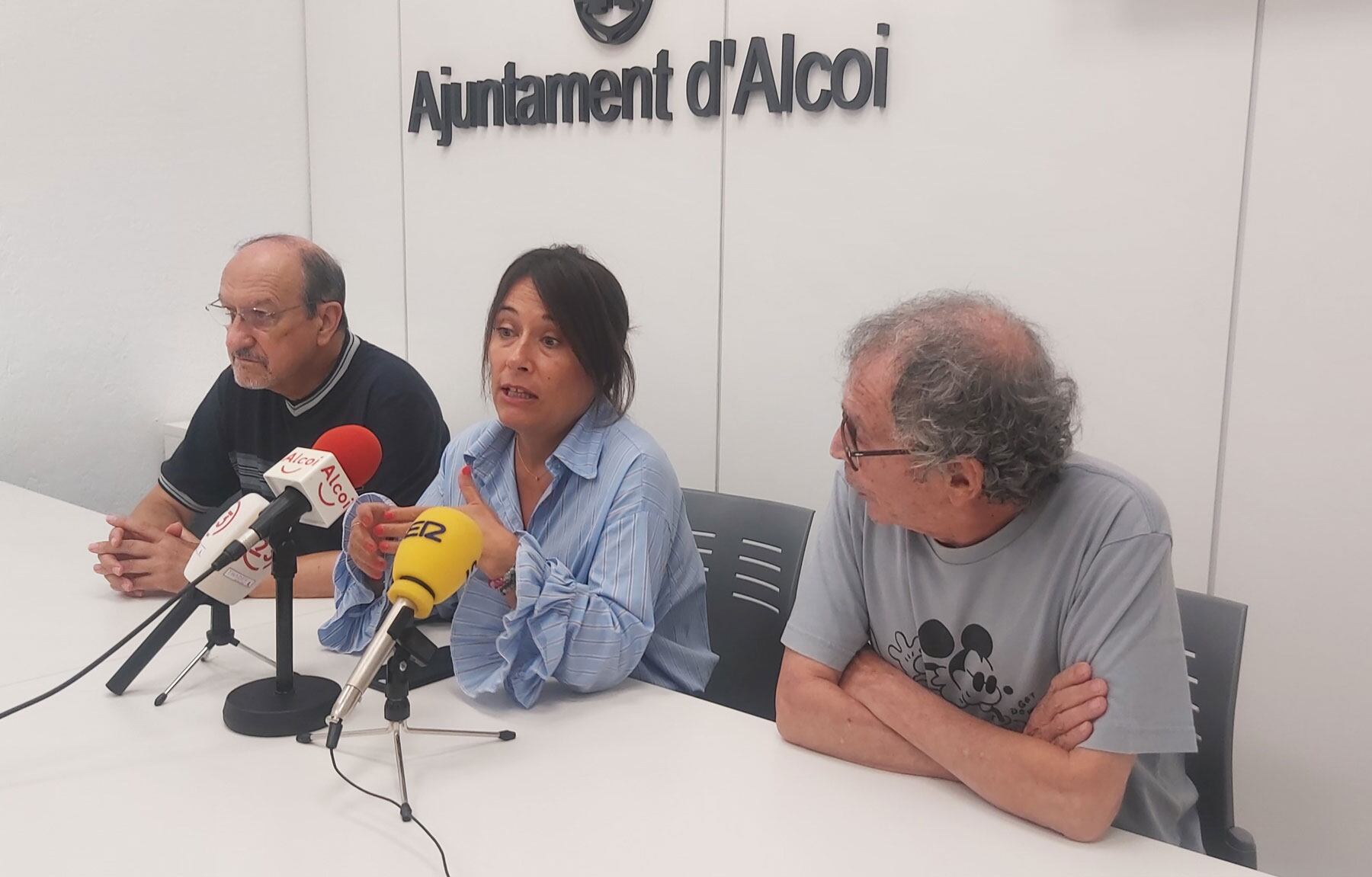 Joan Gadea, Lorena Zamorano y Ximo Llorens, durante la presentación de la obra teatral