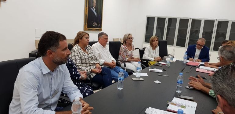 Imágenes de la reunión esta mañana en Sevilla de regantes y representantes estatales y de la Confederación HIdrográfica del Guadalquivir. 