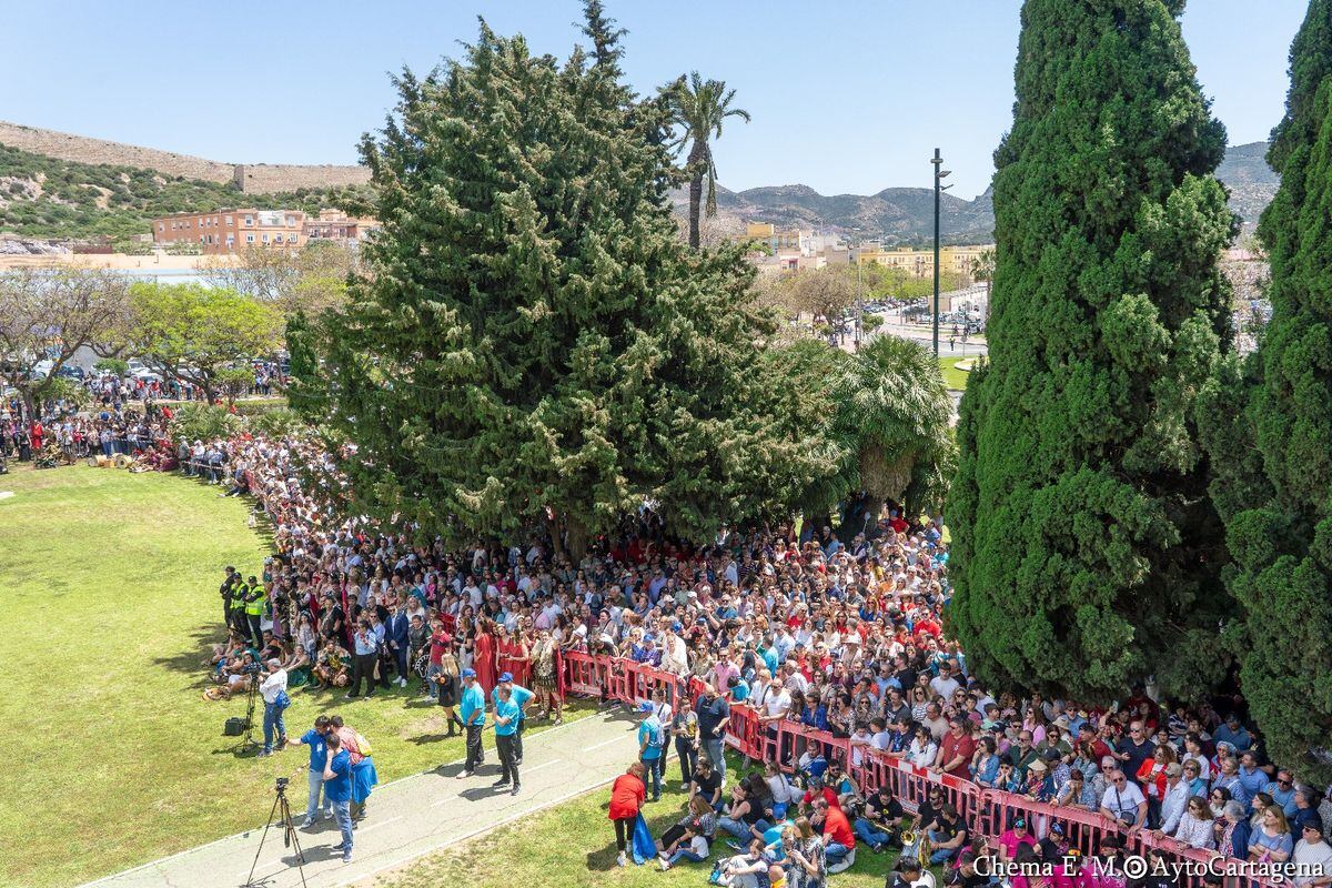 Falleros disparan en Cartagena una mascletá de récord en recuerdo a las víctimas de la dana de Valencia