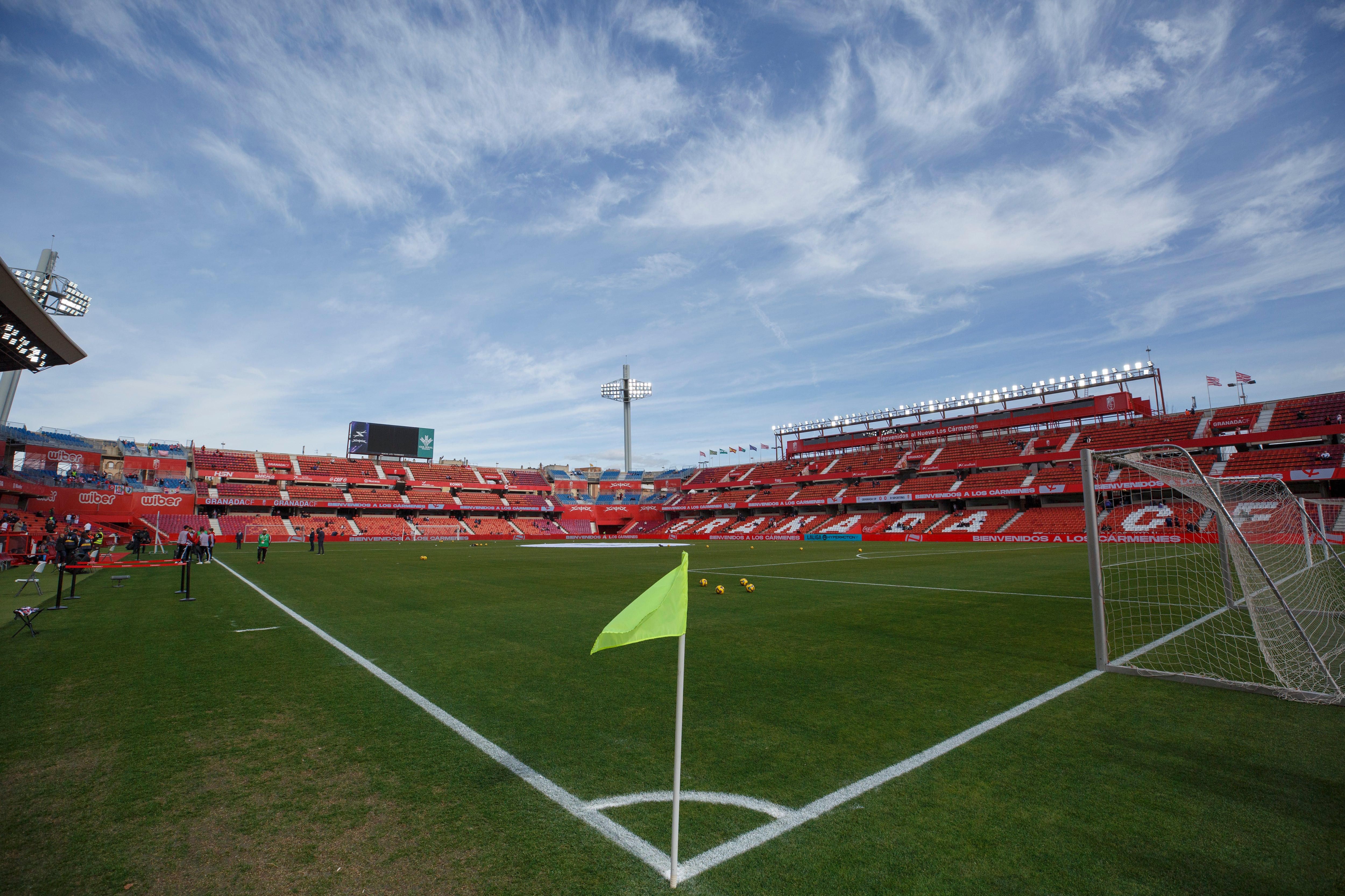 Vista desde un córner del estadio de Los Cármenes
