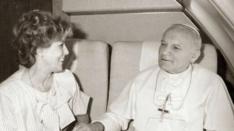 Paloma Gómez Borrero junto al papa Juan Pablo