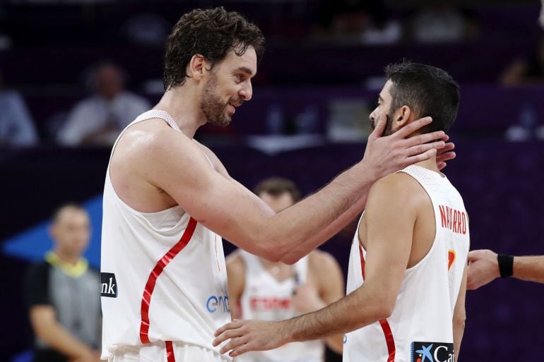 Pau sujeta a Juan Carlos Navarro