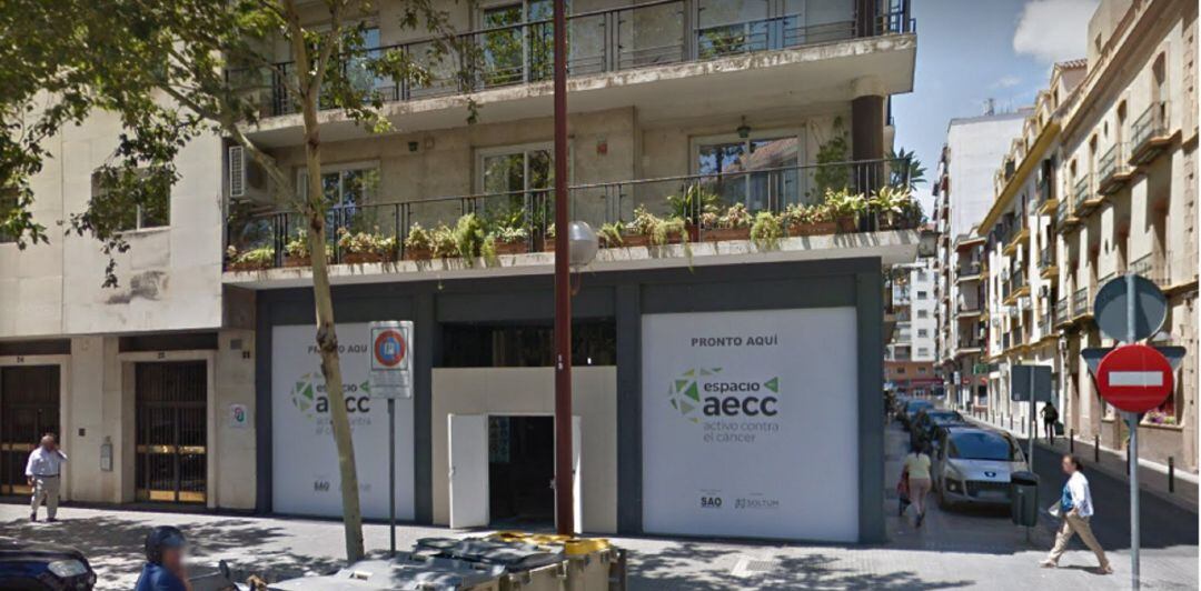 Sede en la calle Marqués de Paradas de la AECC