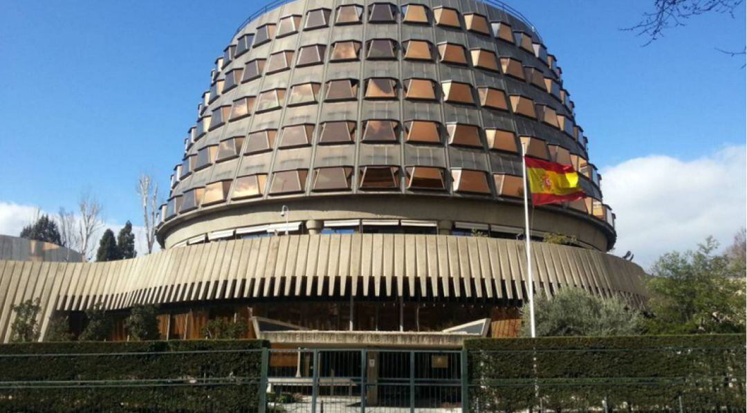 Fachada del Constitucional.