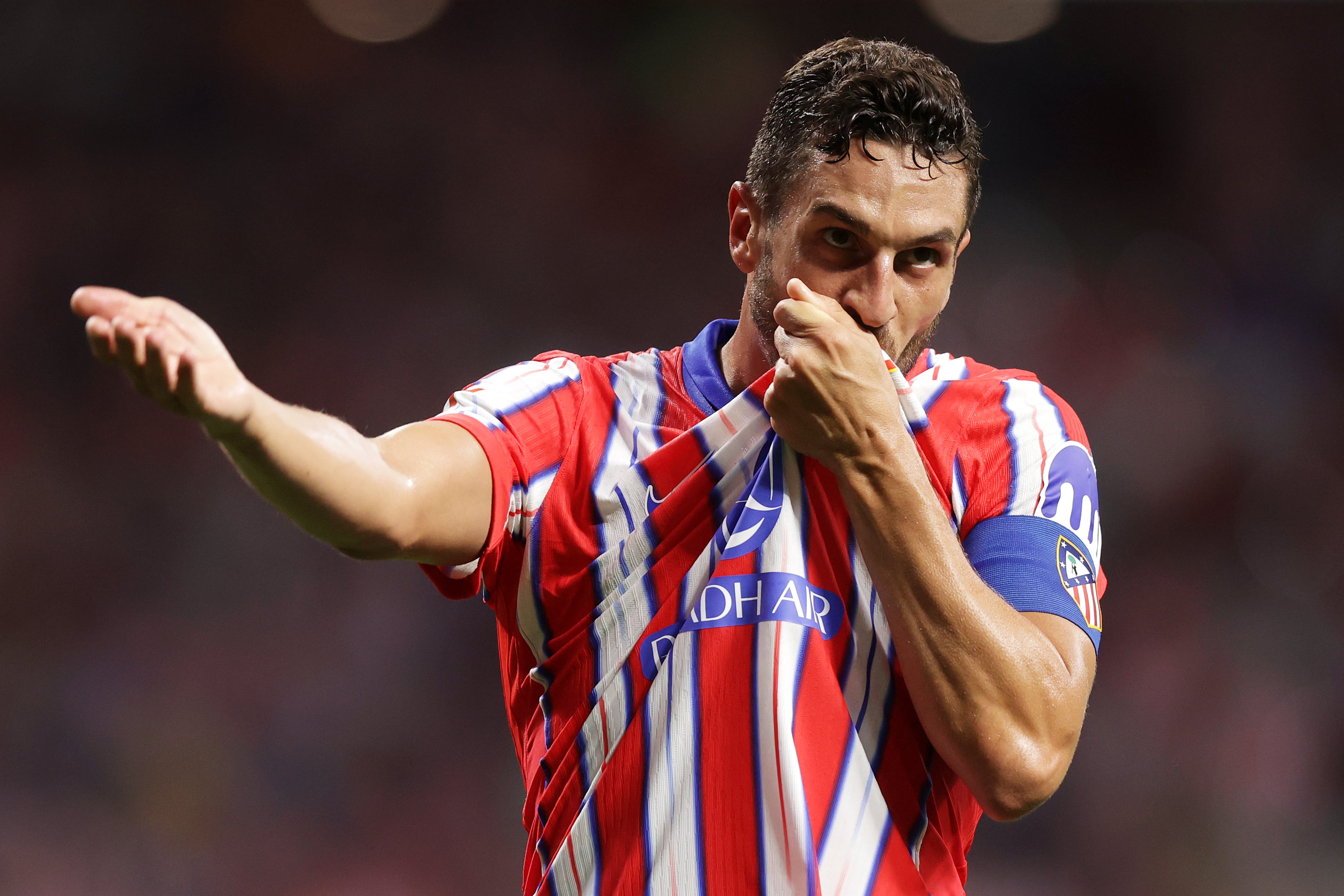 Koke besando el escudo del Atlético de Madrid