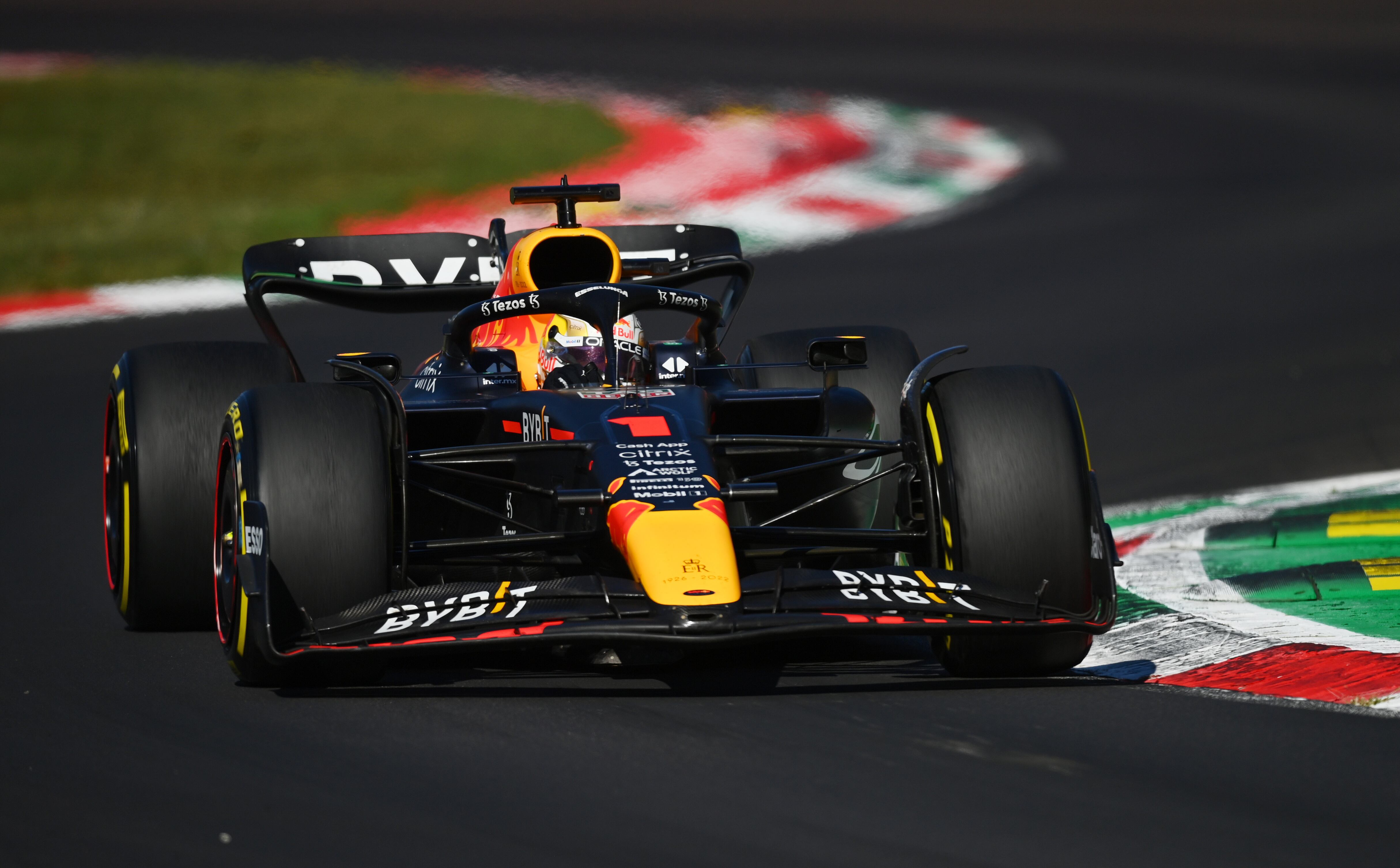 Max Verstappen lidera en Monza