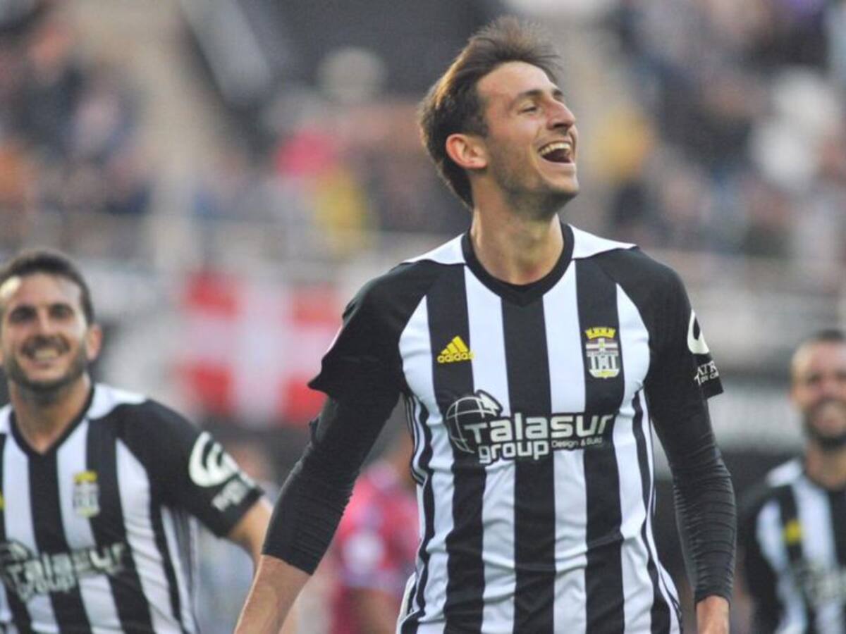 El debutante Mauro da la victoria al Efesé ante el Jumilla