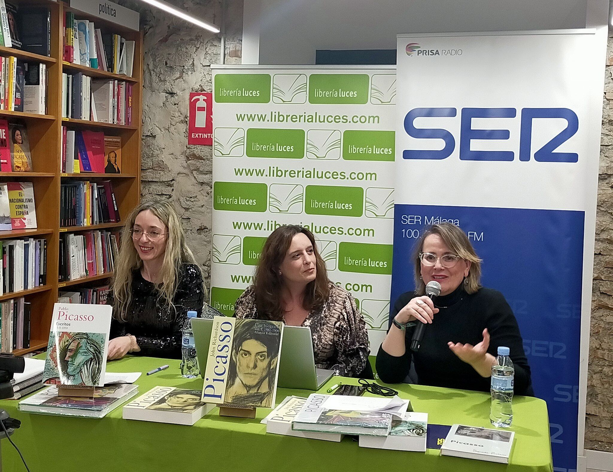 Nieges Egea, Paloma López y Esther Luque durante el encuentro cultura estes viernes