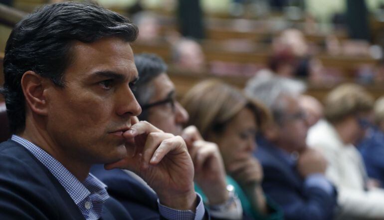 El ex secretario general del PSOE Pedro Sánchez antes de la primera votación del debate de investidura del candidato del PP, Mariano Rajoy, hoy en el Congreso. Sánchez ha votado en contra de la investidura de Mariano Rajoy.