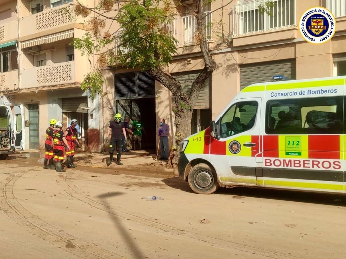 Más de 70 bomberos se han desplegado en Valencia desde el 31 de octubre para ayudar tras la DANA