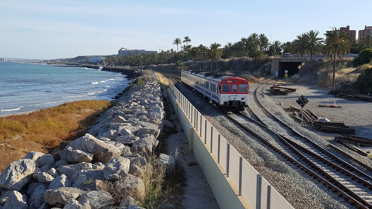 SUMAR pide al Gobierno que vigile a la Generalitat para que cumpla los plazos del traslado de la depuradora necesario para completar la variante de Torrellano