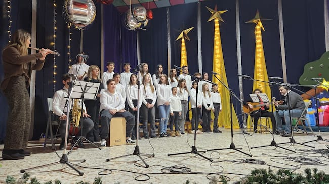 Coro del colegio 'Aznaitín' de Torres