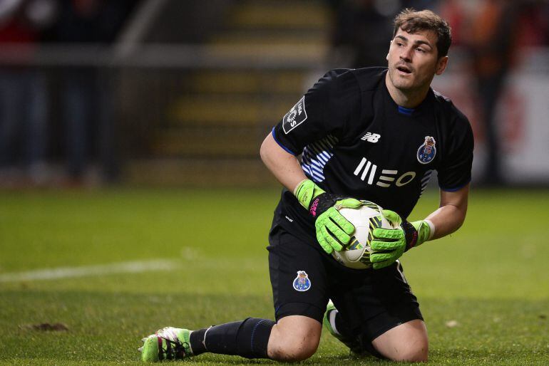 Casillas, durante un partido con el Oporto