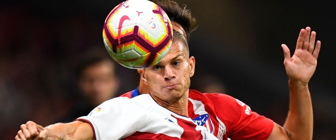 Longo durante un partido con el Huesca