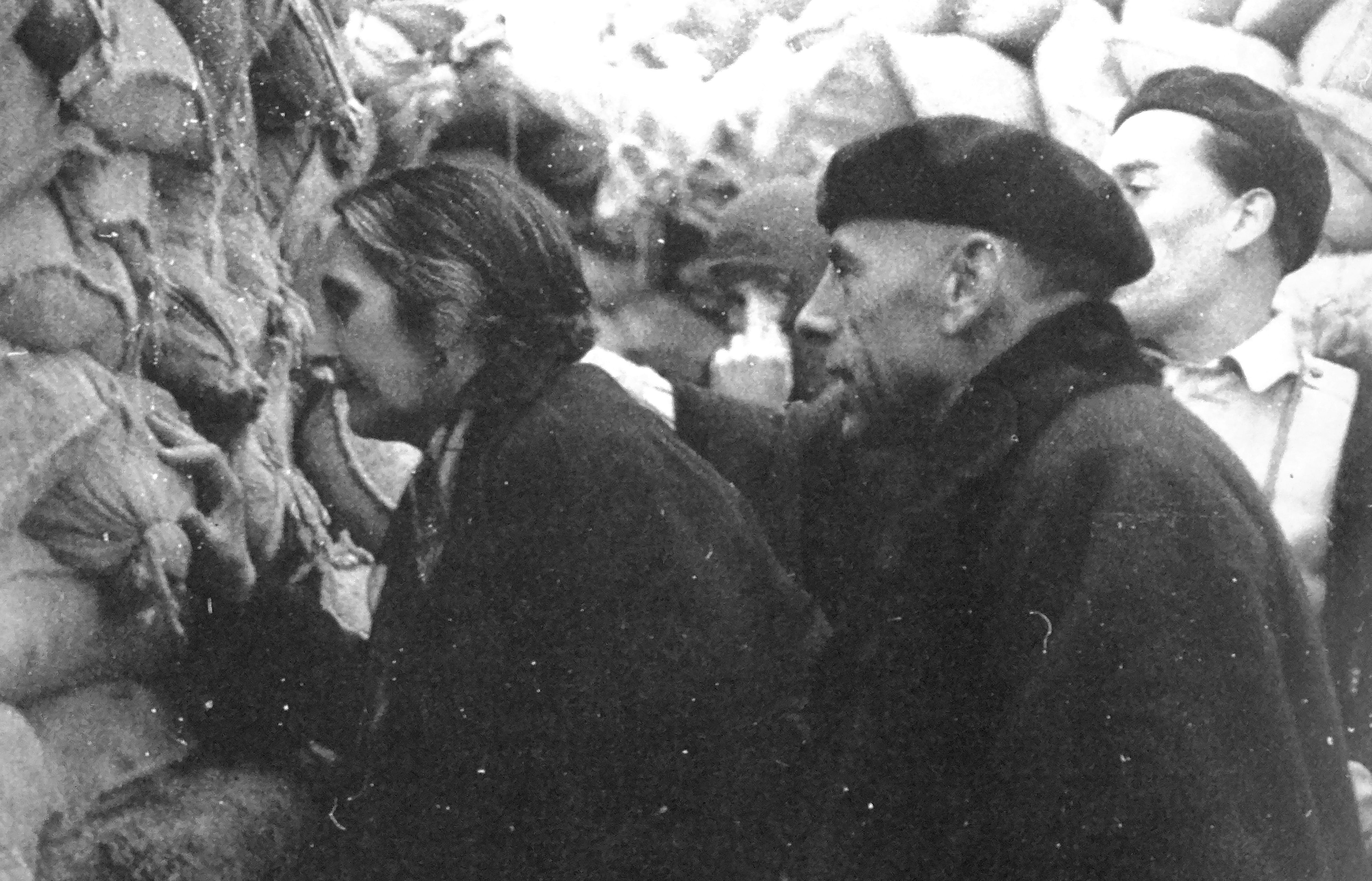 Dolores Ibarurri (La Pasionaria) y Antonio Ortega Gutiérrez, durante la Guerra Civil Española